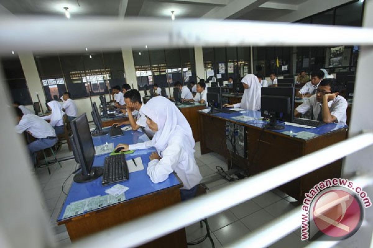 Pengambilalihan pengelolaan SMA/SMK di Jateng manfaatkan teknologi