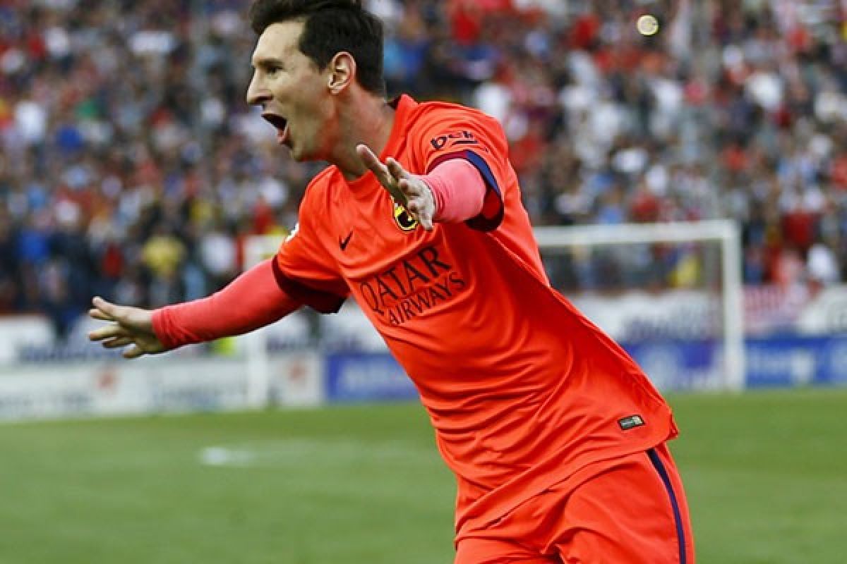 Messi lewati rekor 300 gol saat Barcelona hajar Gijon 3-1