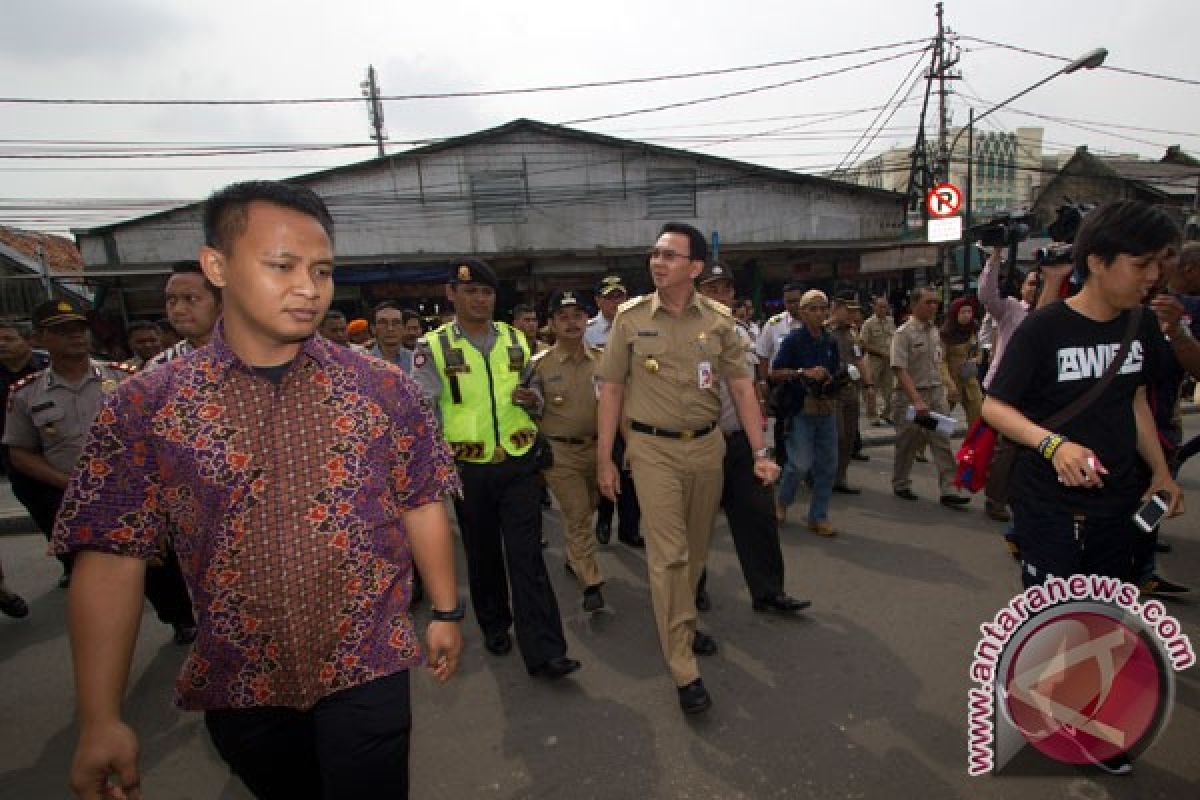 Ahok pastikan PNS tetap masuk kerja selama KAA