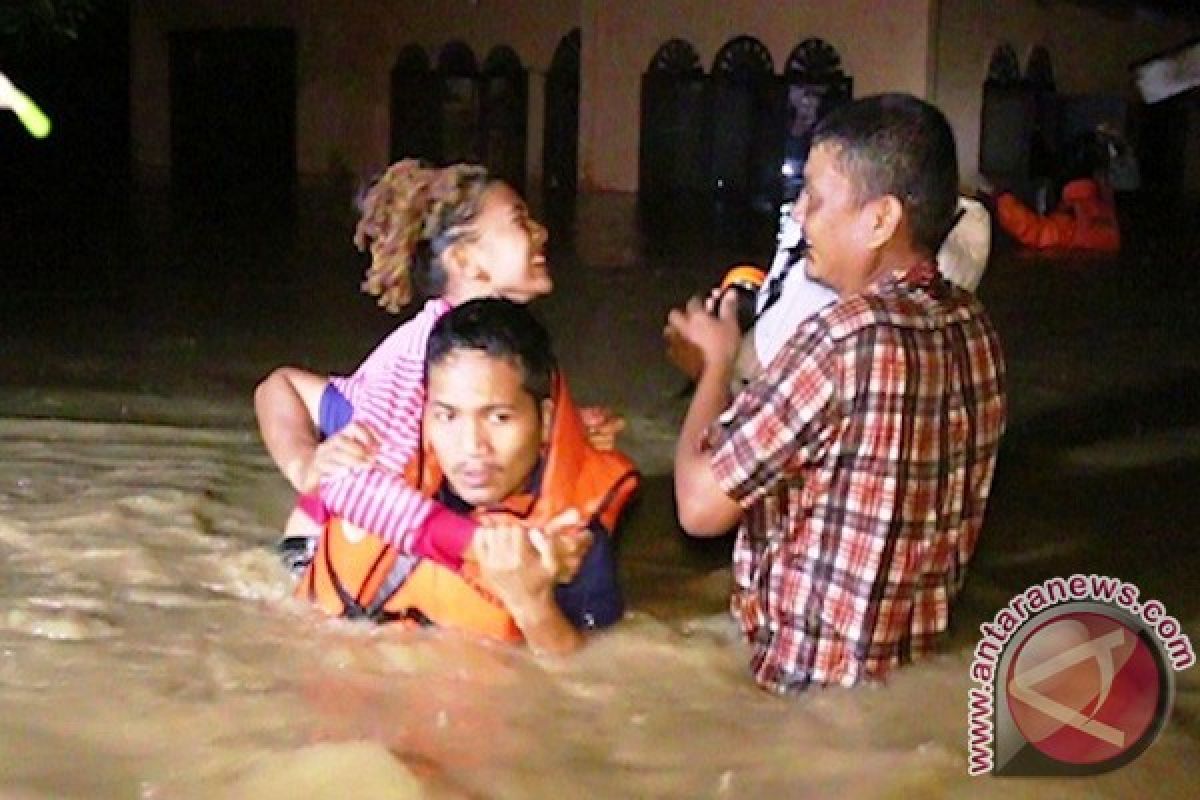 Masyarakat Pedalaman Aceh Barat Terkurung Banjir