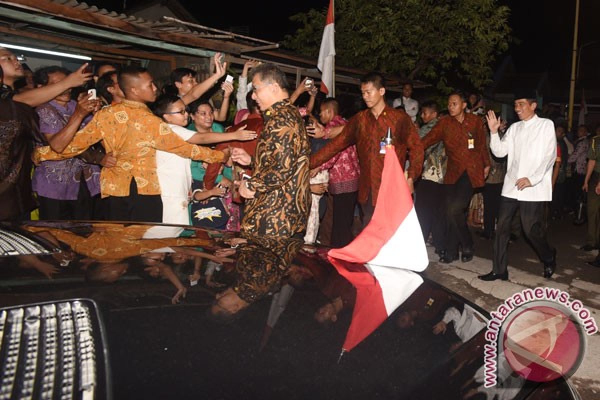 Presiden Jokowi disambut lagu "Darah Juang" di PMII