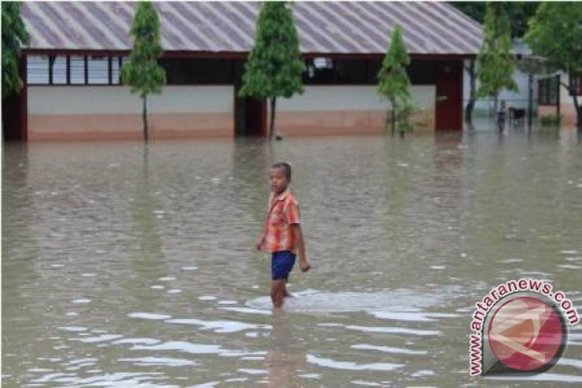Sekolah Diliburkan Akibat Banjir di Aceh Selatan