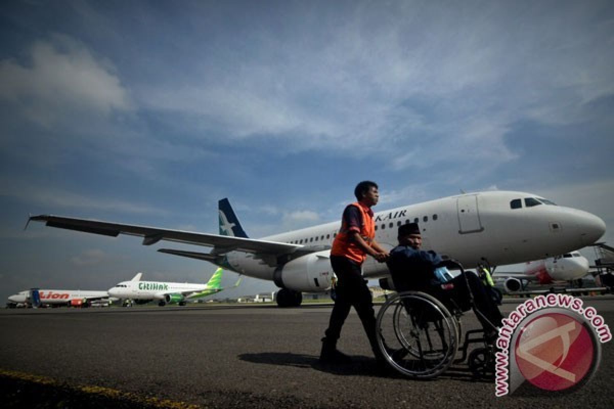 Selama KAA, Pemerintah Tutup Dua Bandara