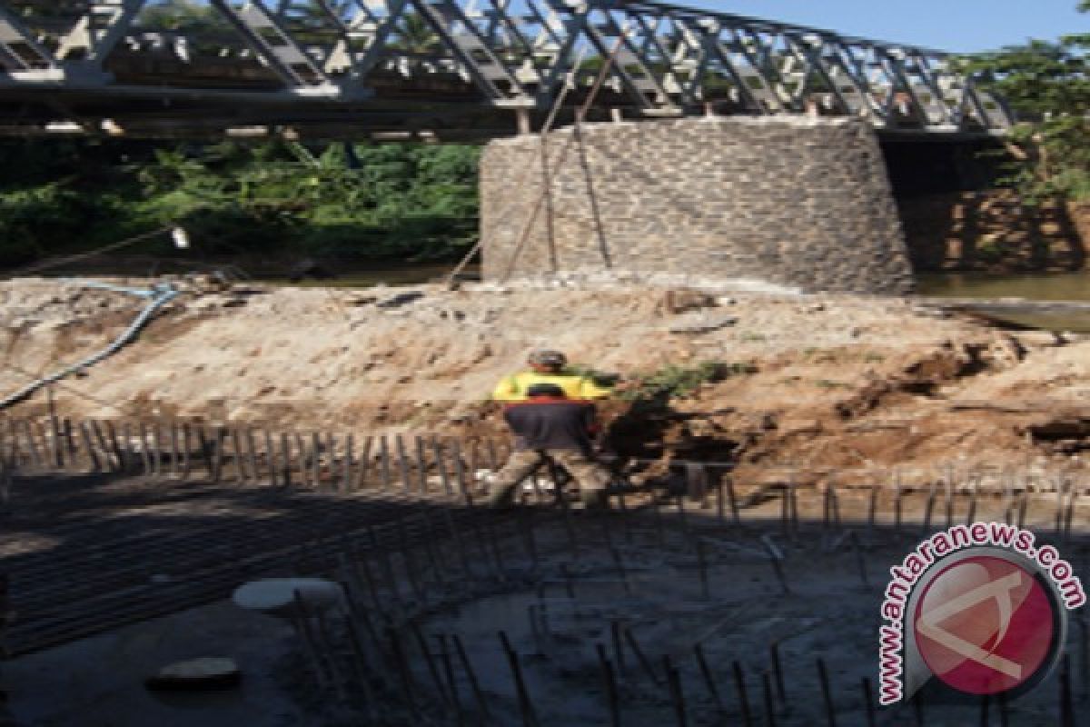 Pembangunan jembatan Batanghari III tunggu putusan Kementerian