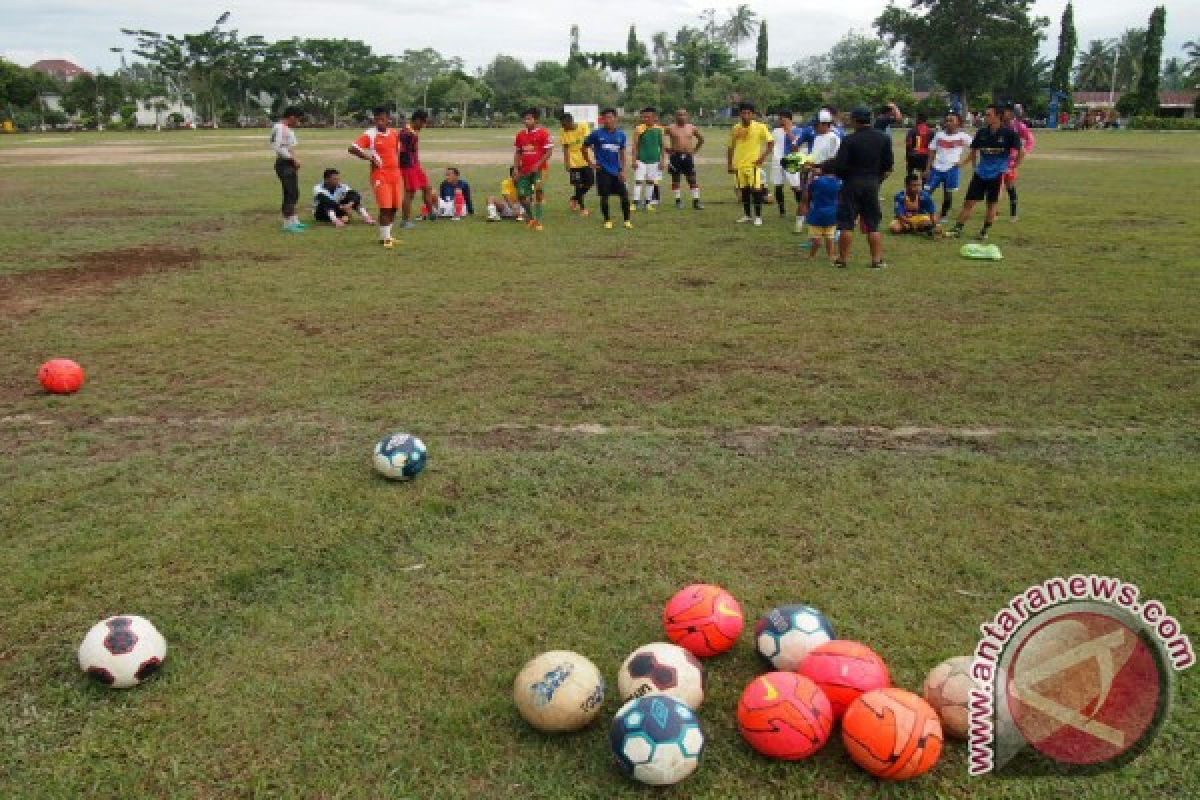 Stadion Tantemak Ketapang Mendesak Diperbaiki