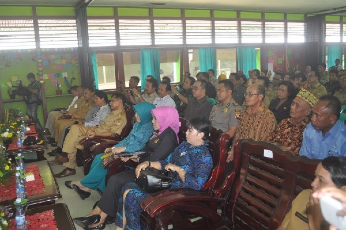 SMP 1 Belimbing Wakili Melawi Lomba Sekolah Sehat Tingkat Nasional