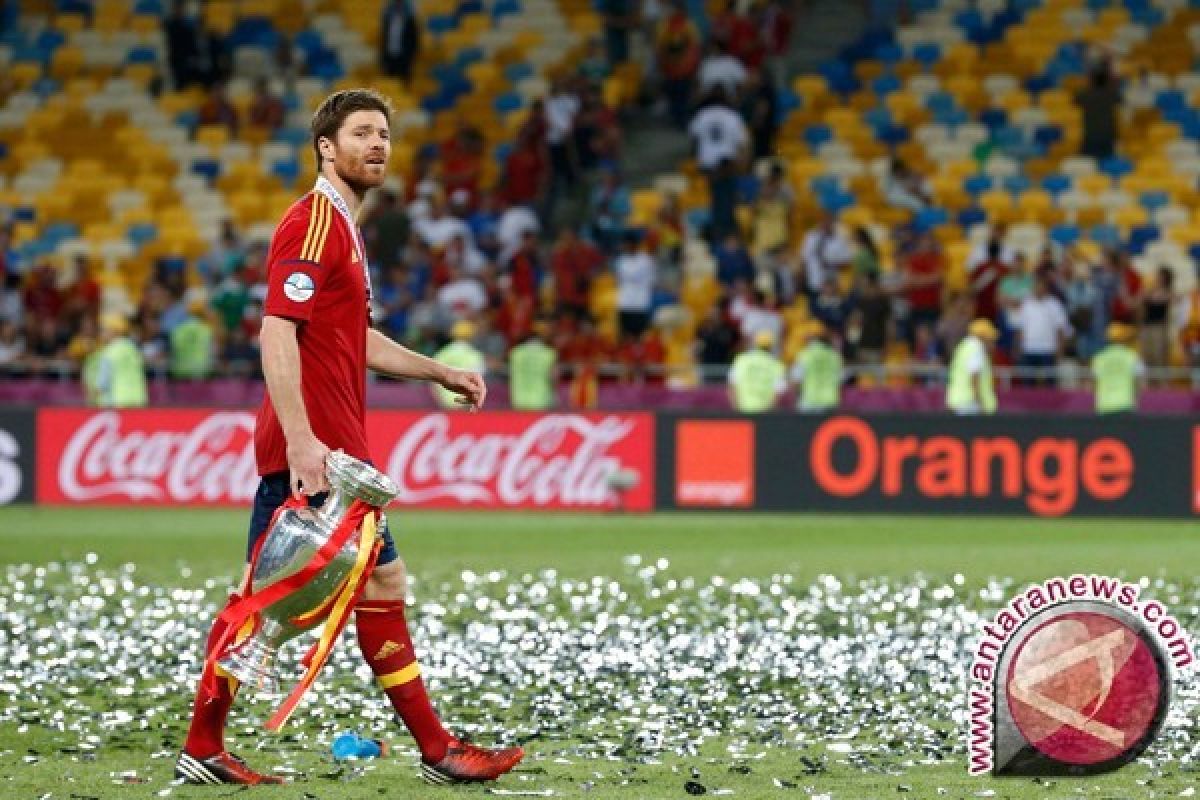 Xabi Alonso ditunjuk melatih tim kedua  Sociedad