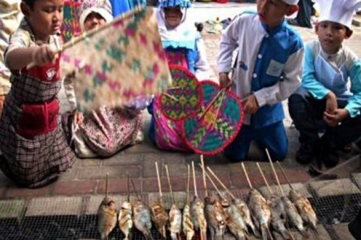 Lomba cipta menu serba ikan di hari Kartini di Sitaro