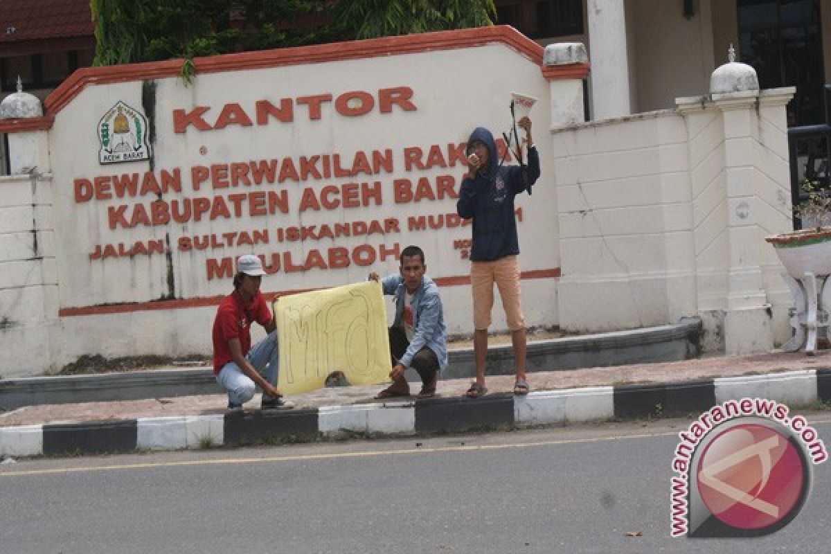 Tokoh muda kritik DPRK Aceh Barat