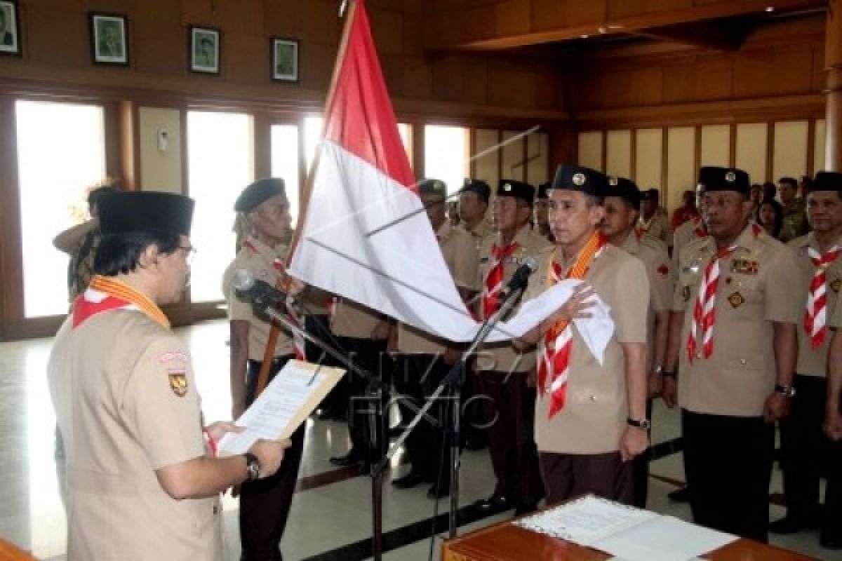 Adhyaksa Dault Kukuhkan Mapida Pramuka Maluku