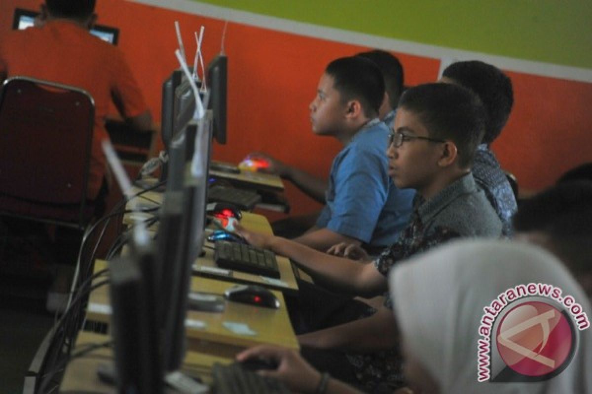 254 siswa SMP Ikuti UN berbasis komputer
