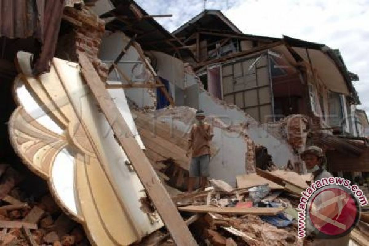 Sejumlah gedung roboh saat gempa 7,7 SR landa Nepal