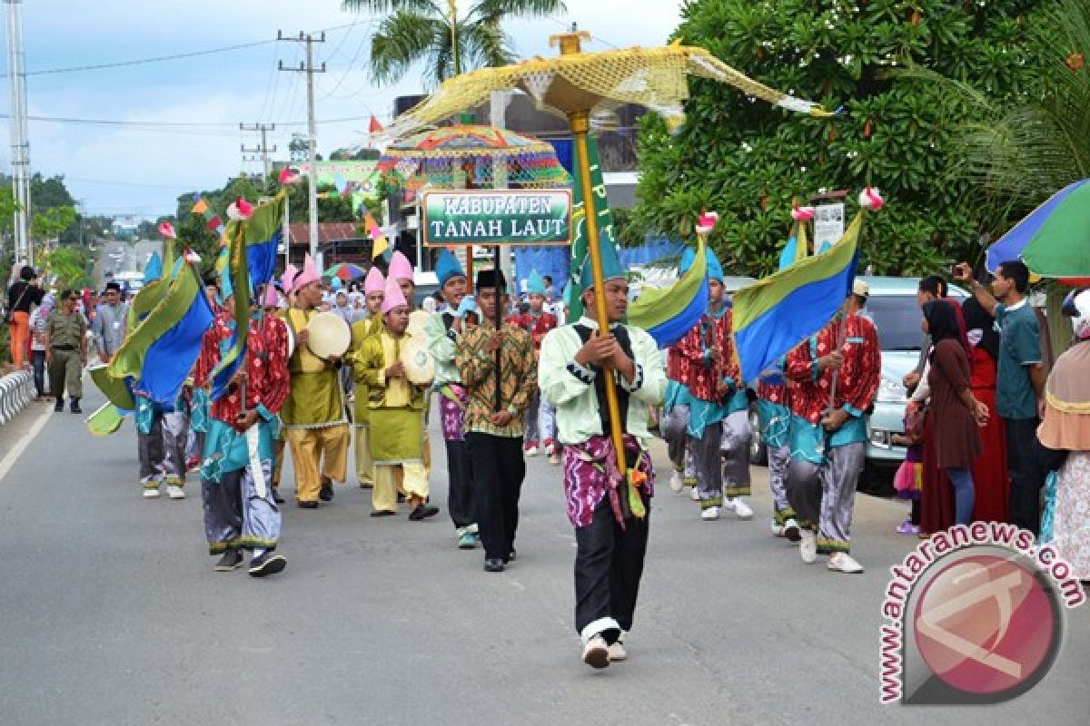 Tanah Laut Raih Juara Kedua Pawai Taaruf