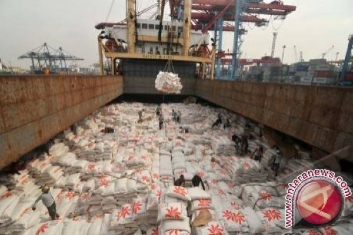Bulog kirim 4000 ton beras asal Merauke