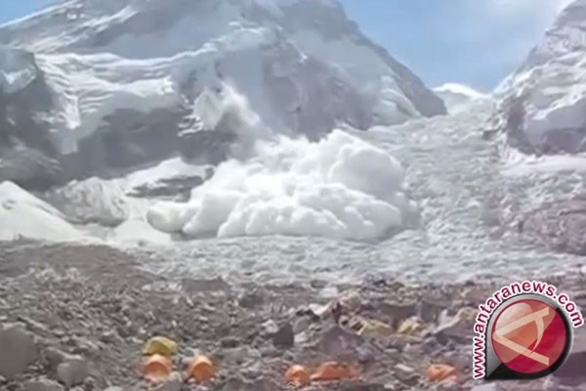 22 Pendaki Tewas, 217 Hilang di Everest Akibat Gempa