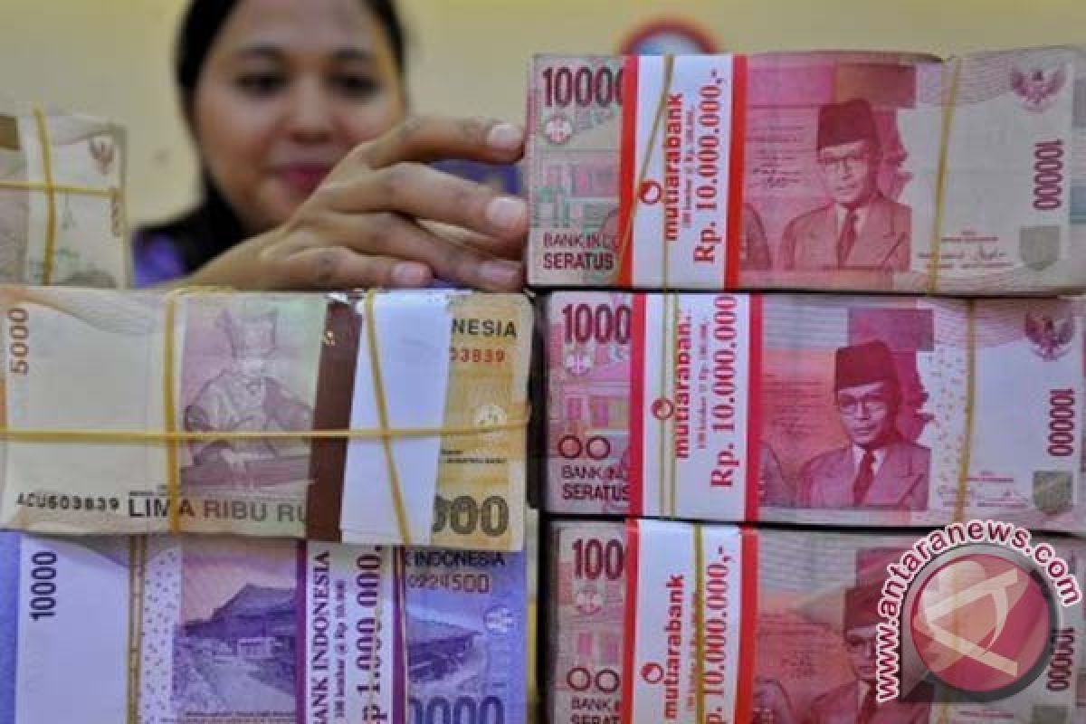 Rupiah Senin Pagi Melemah Menjadi Rp12.915