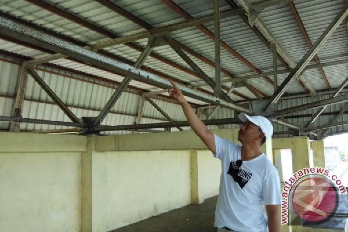 Ratusan Batang Besi Tribun Stadion Tamtemak Ketapang Hilang