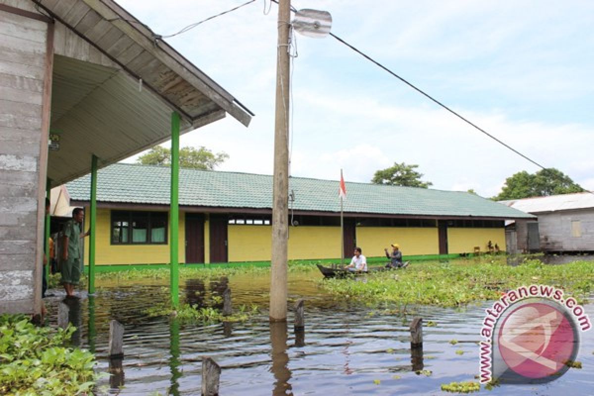 Dua Desa HSU Terkurung Banjir 