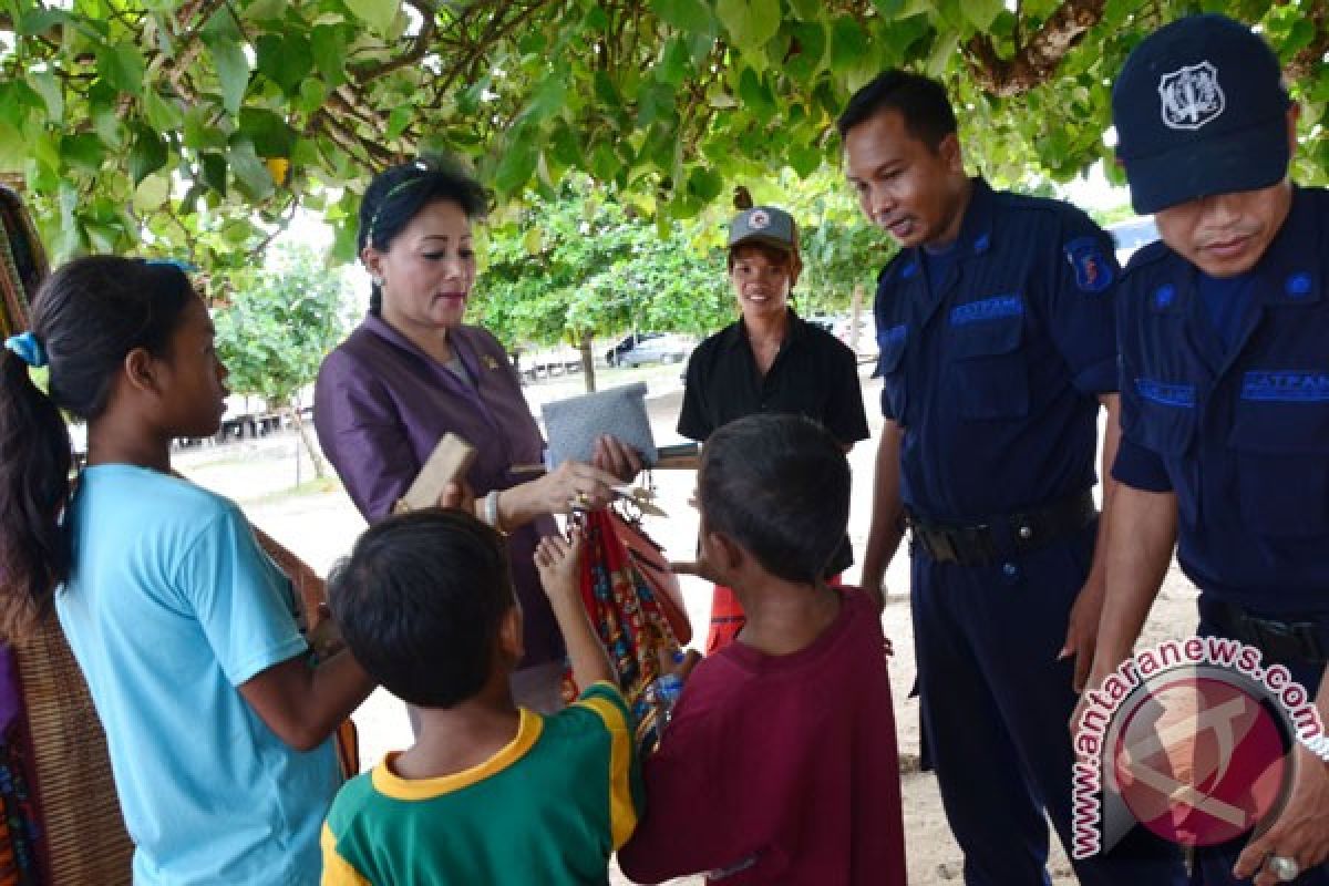 Anggota DPR ini gelar pasar murah di tiga desa