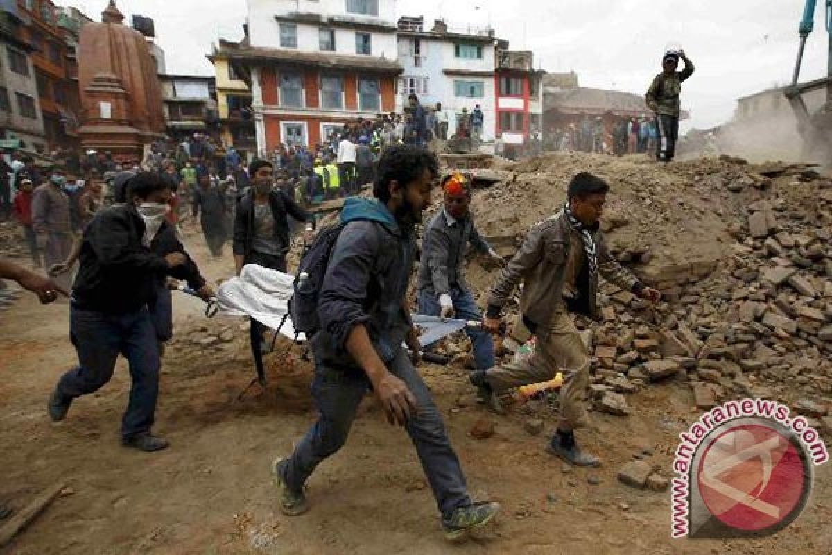 Empat gempa susulan guncang Nepal, satu orang tewas