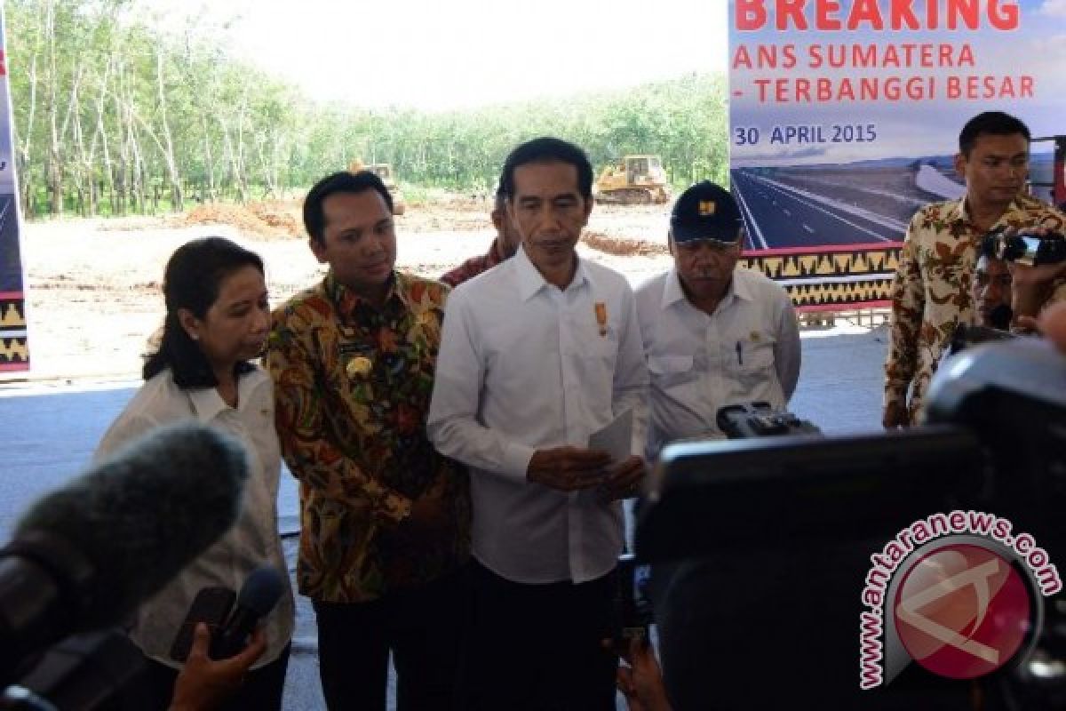 Jokowi Canangkan Tol Trans-Sumatera