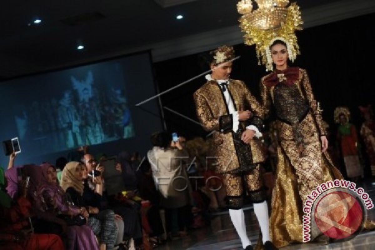 Sumbar Gelar Minangkabau Fashion Festival 2016