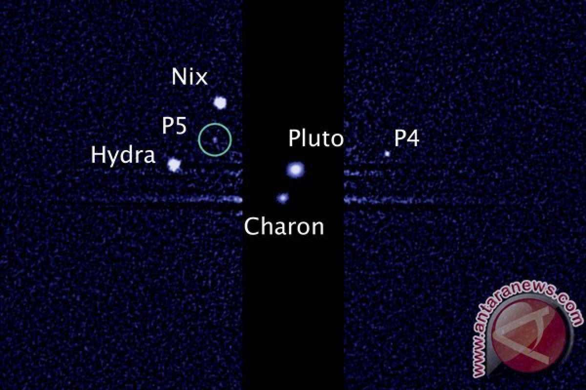 Ada Kutub Es di Planet Pluto