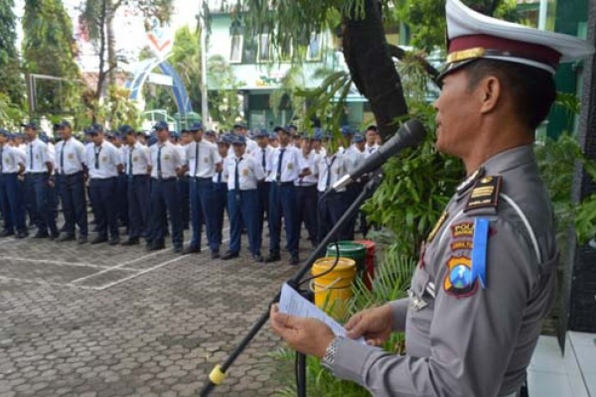 Satlantas Surabaya Dekati Komunitas CRV Tekan Kecelakaan