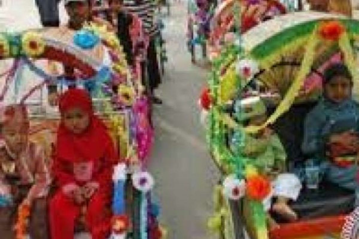 300 Becak Di Inhil Ikuti Lomba Pawai