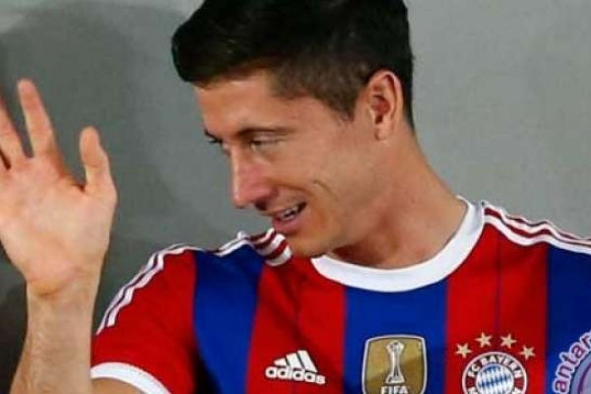 Lewandoski Bawa Munchen Libas Frankfrut 3-0