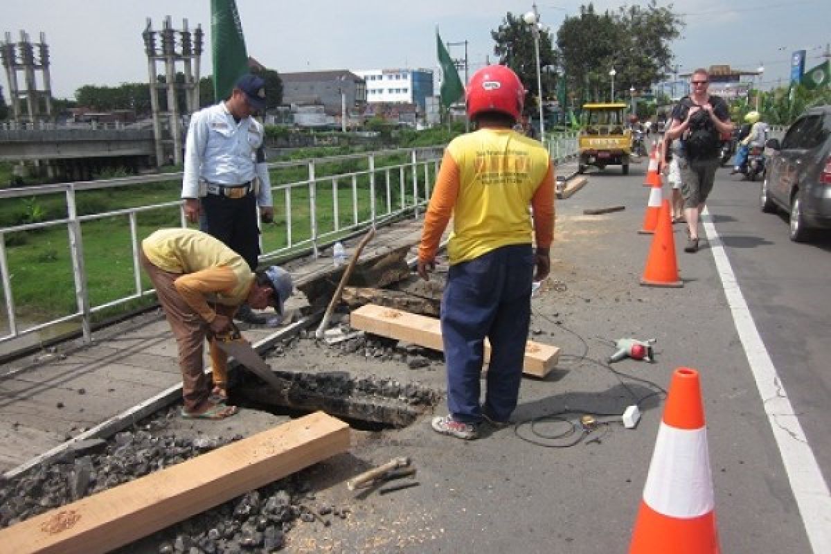 Pemeliharan Jalan-Jembatan di Trenggalek Tunggu Lelang