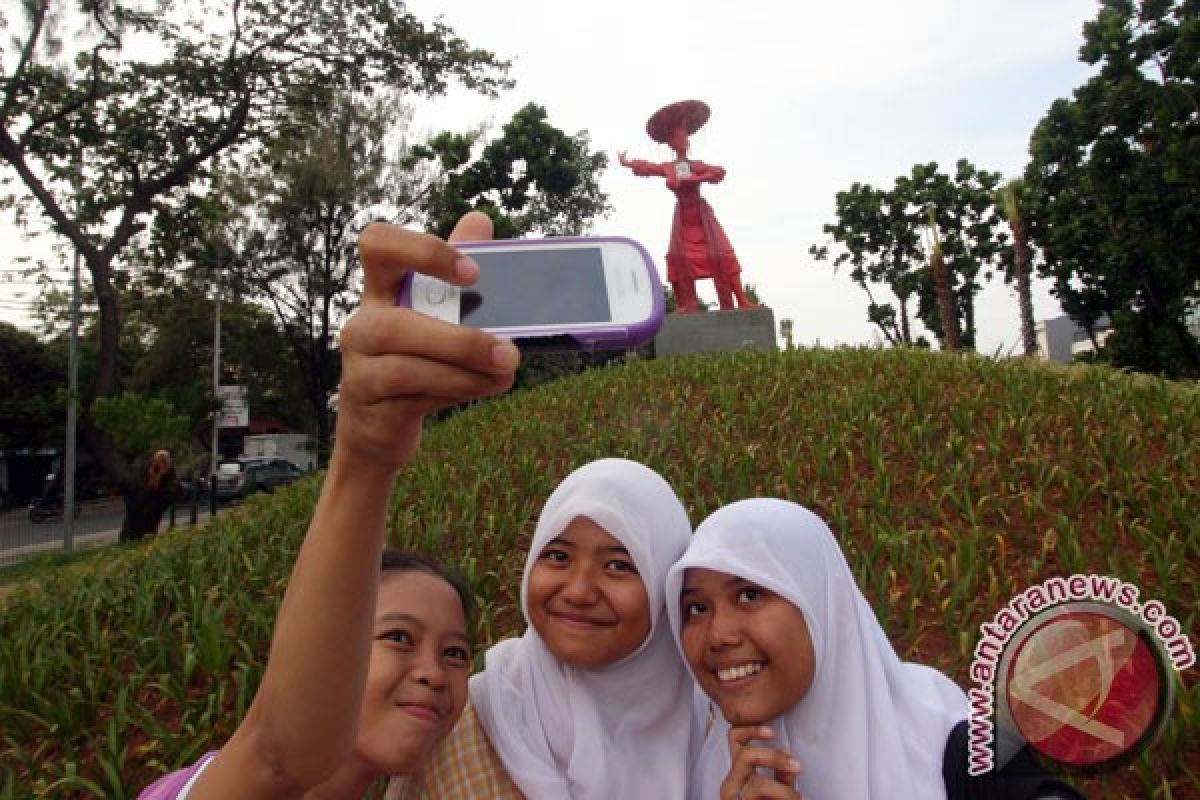 Awas Selfie Ancam Keamanan Identitas