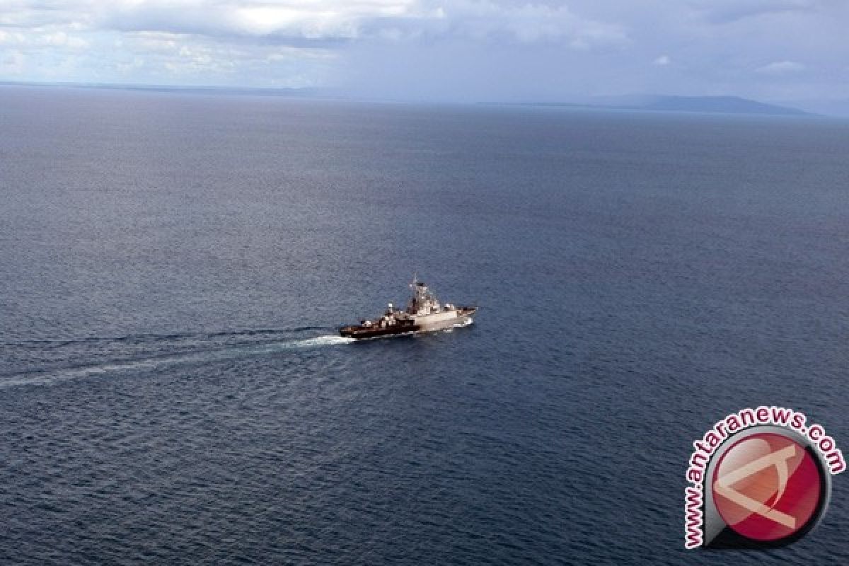 KRI Kapitan Patimura 371 Tangkap Lima Kapal Motor Thailand