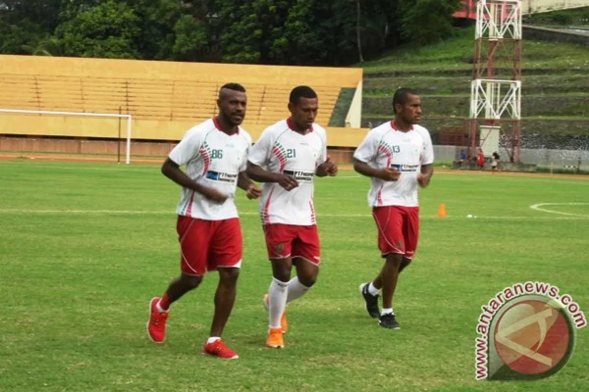 Ian Kabes absen saat Persipura hadapi PSM Makassar