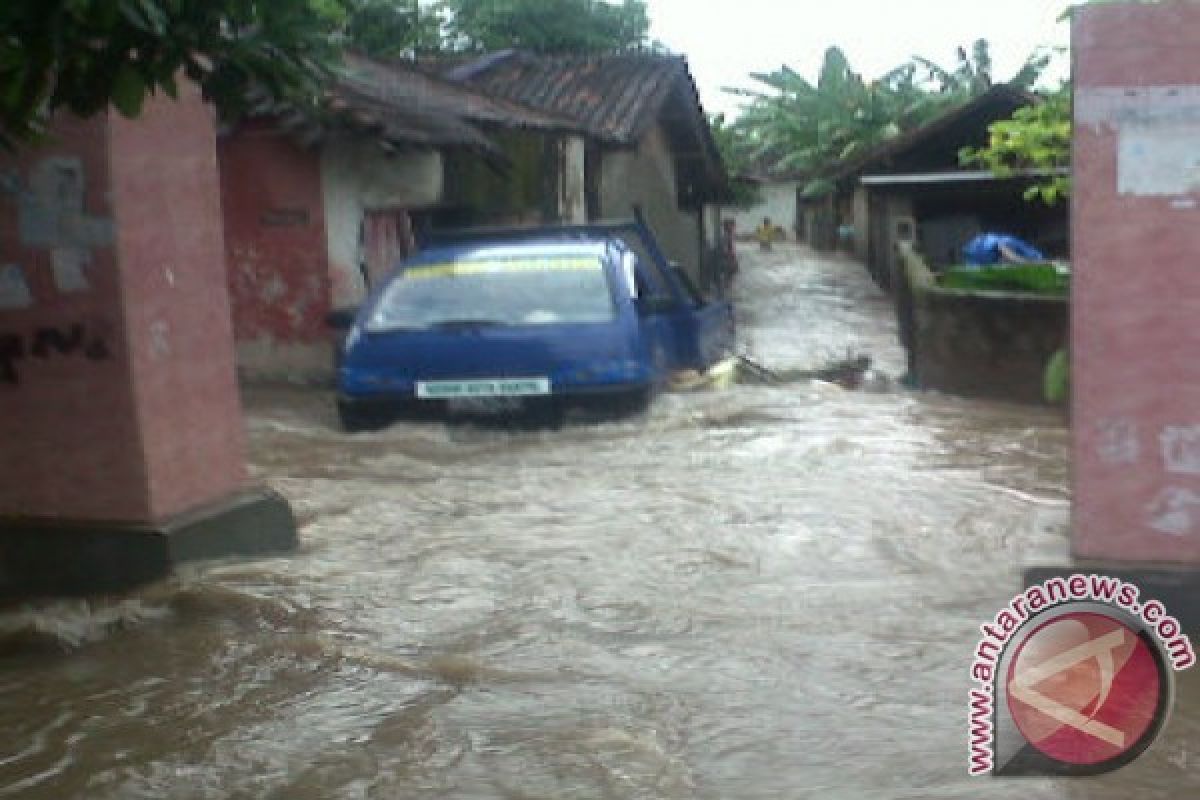 Perhatikan komponen mobil rawan rusak saat banjir