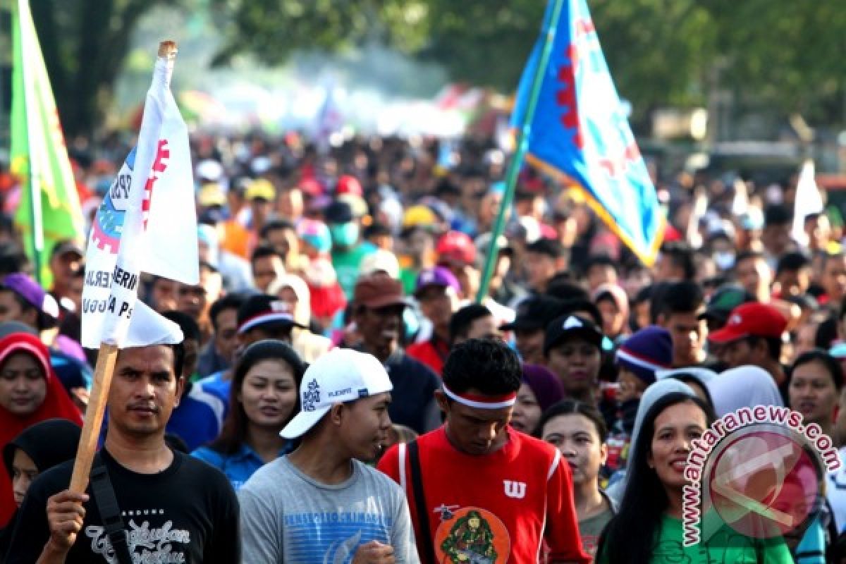 Ribuan Buruh Ikuti Jalan Santai Mayday