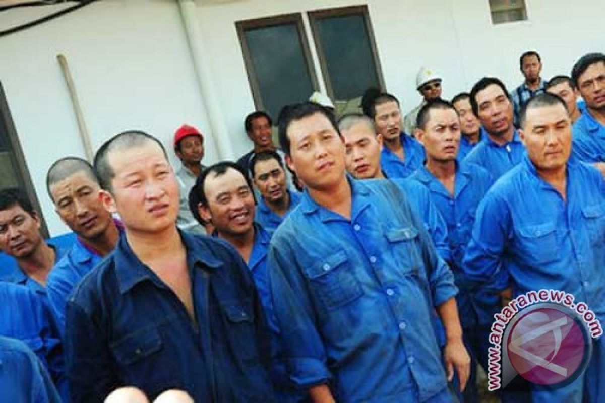 Imigrasi Mataram Agendakan Pemeriksaan 12 Pekerja Tiongkok