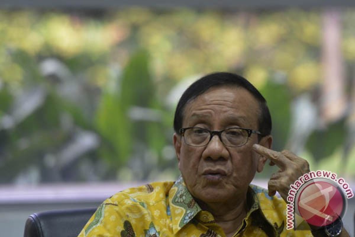 Akbar Tandjung sedih Golkar ribut terus