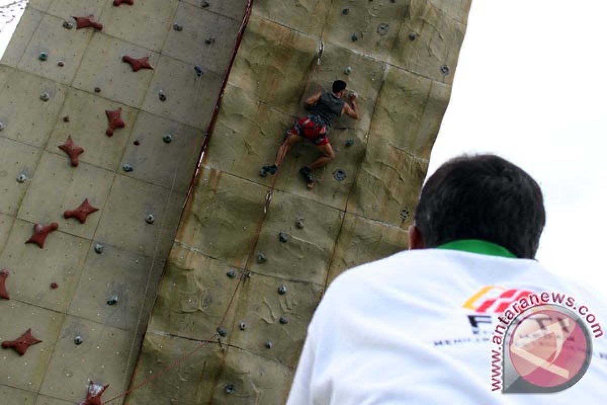 UII Yogyakarta miliki "wall climbing" berstandar internasional