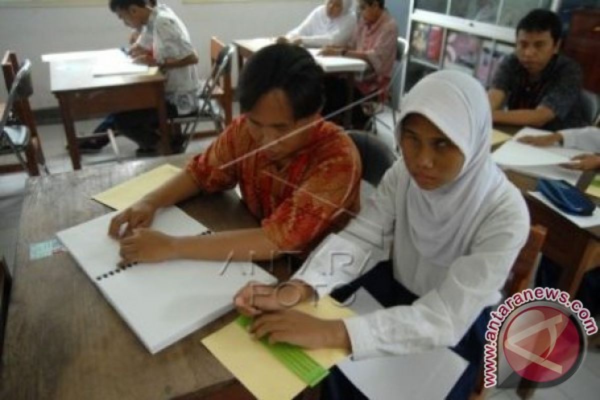 Jumlah Peserta UN SLTP Padang 15.326 Siswa