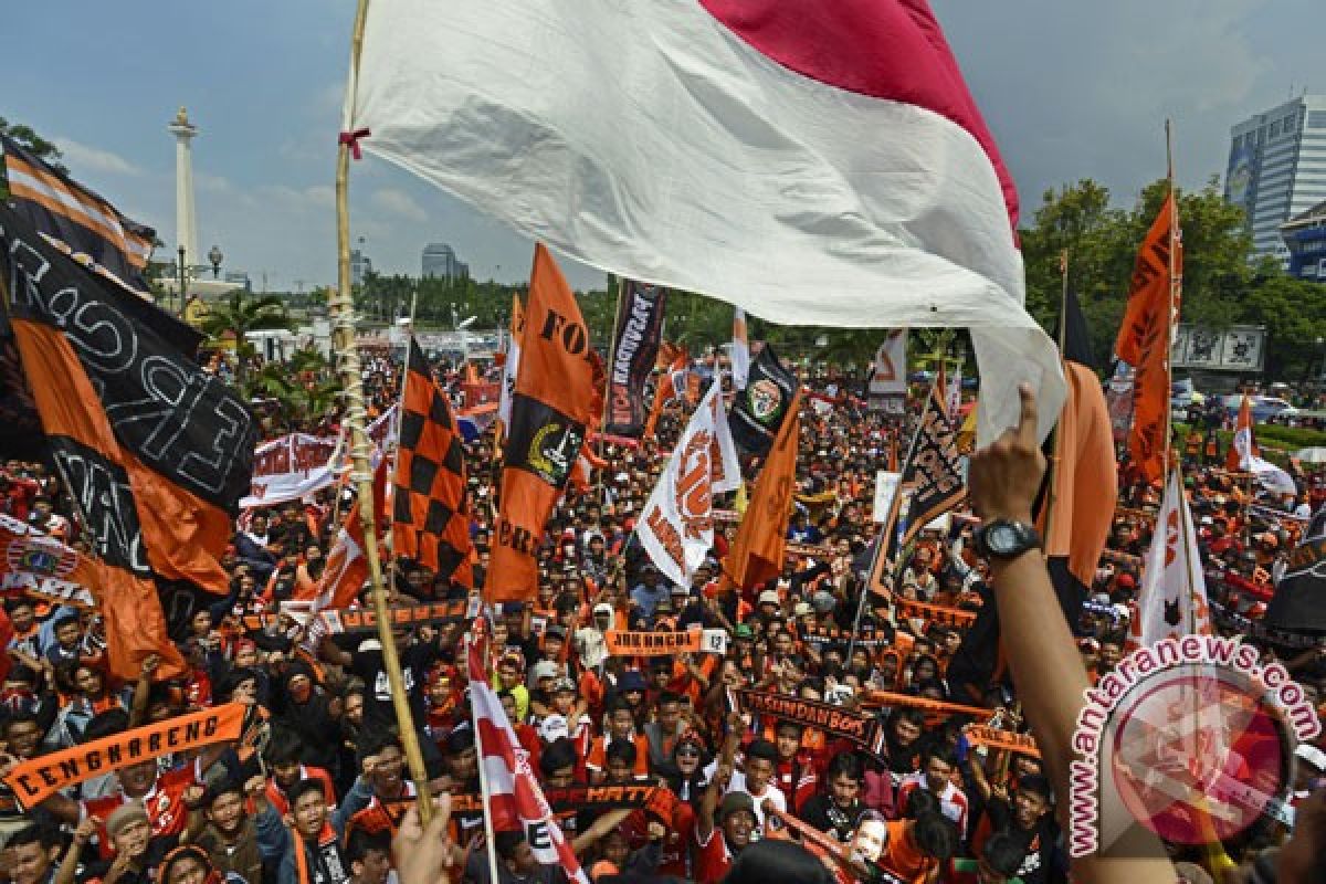 Jakmania serbu Stadion Patriot Bekasi