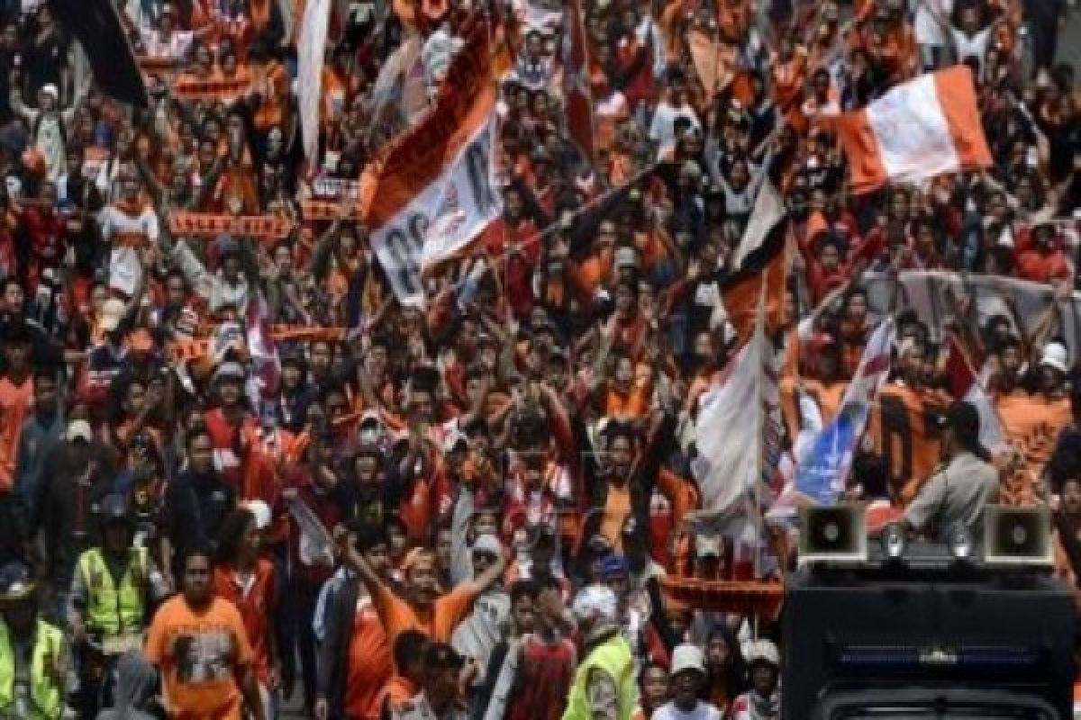 Jakmania Minta Presiden Selamatkan Sepak Bola Indonesia 