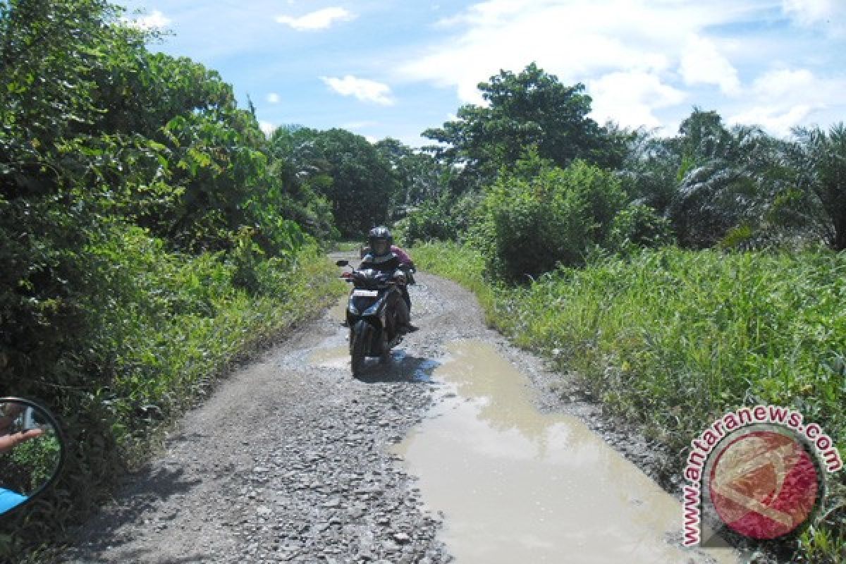 Warga Lama Muda Minta Pengaspalan Jalan