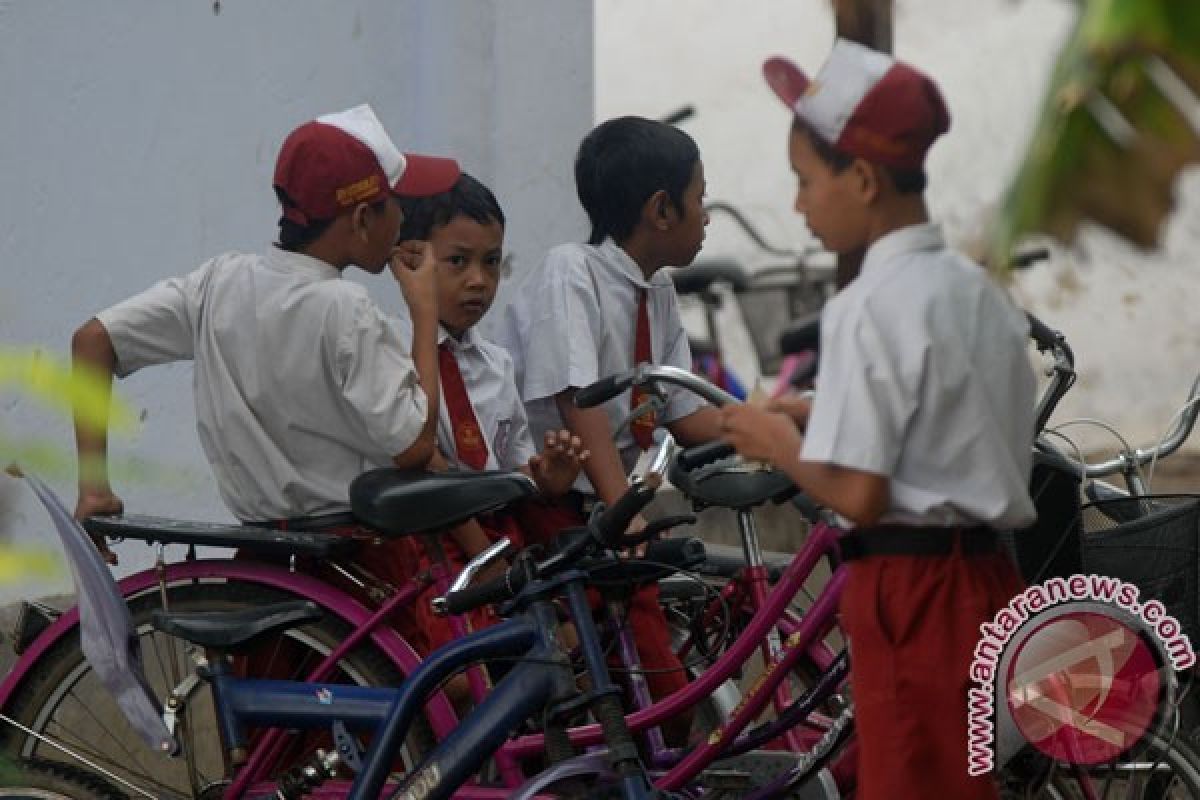 2.500 Anak Tidak Tertampung di SD Negeri