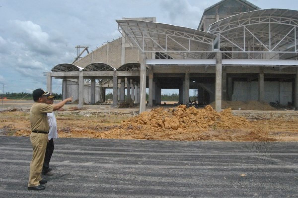 Bupati Harapkan Kontraktor Segera Bangun Bandara Tebelian 