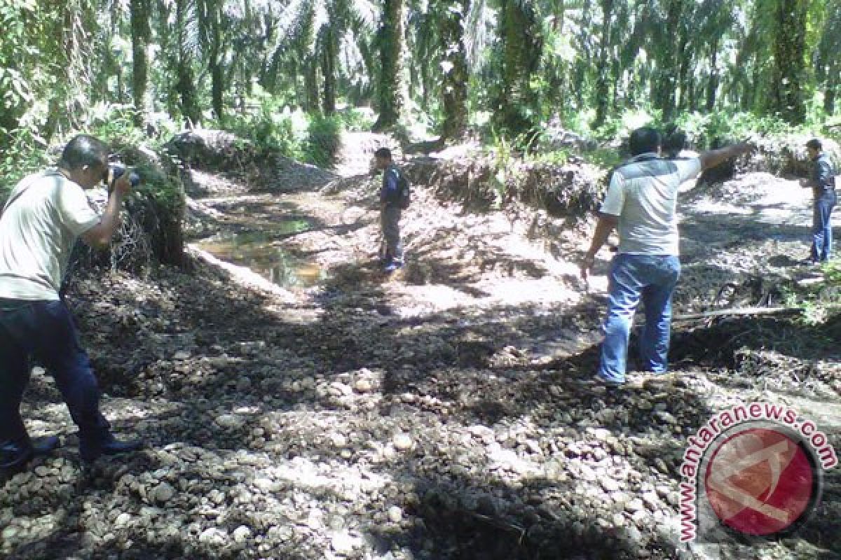 DLH koordinasikan legalitas tambang beroperasi tanpa izin di Mukomuko