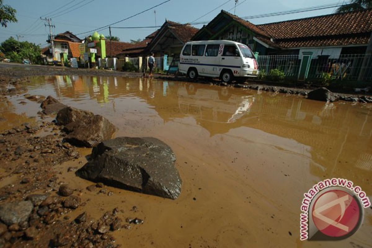 2.097,55 km jalan Riau rusak berat
