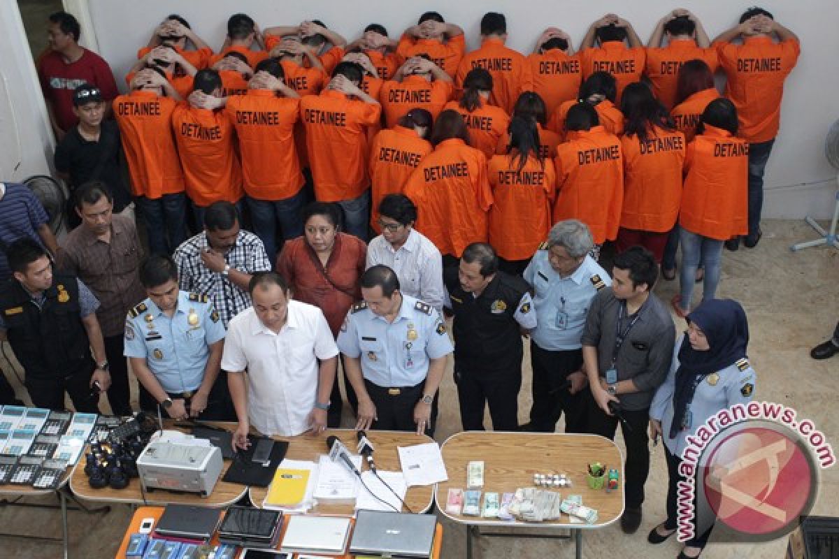 Jakarta police sends 33 Chinese cyber criminals to immigration detention