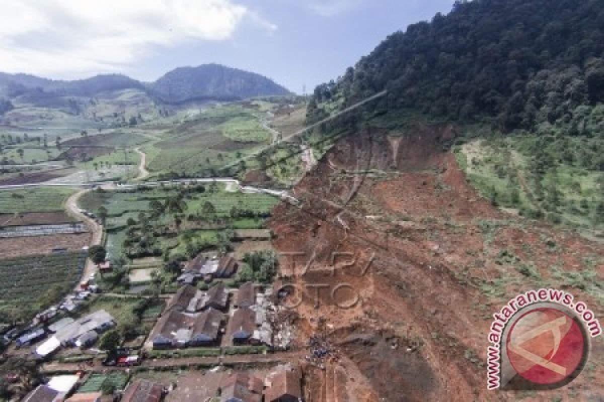 Ratusan Karyawan PT Freeport Mengungsi Akibat Longsor