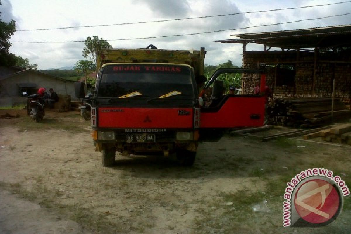 BKSDA Kalbar Amankan Kayu Hasil Pembalakan Landak